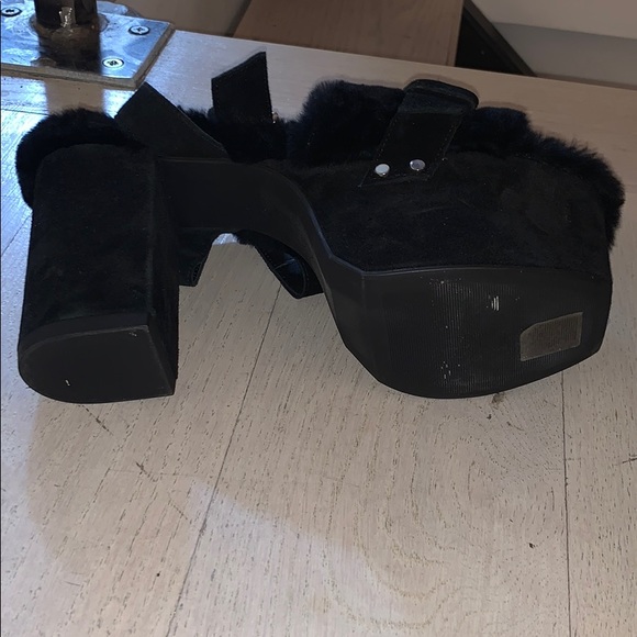 Platform shearling sandals - Picture 3 of 5